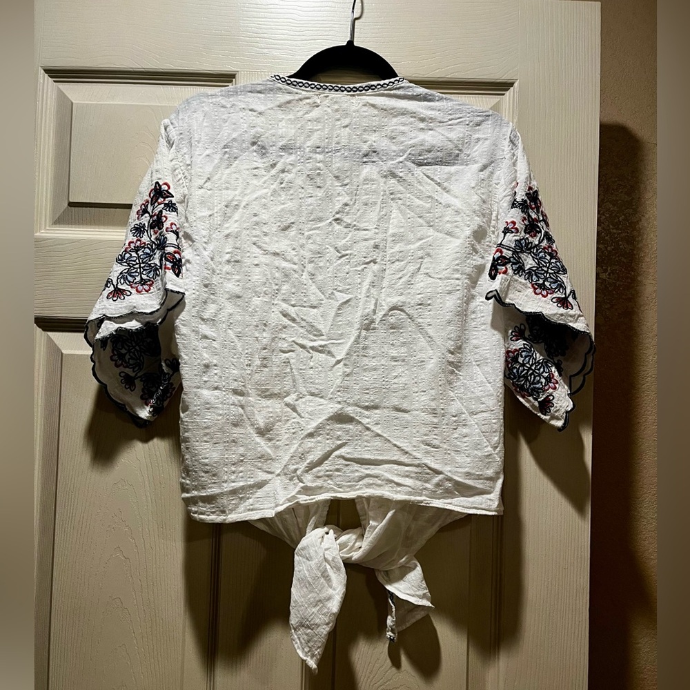 Max Studio Embroidered Top - Picture 3 of 3